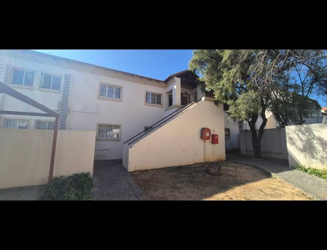 3 BEDROOM APARTMENT FOR SALE IN COUNTRY VIEW